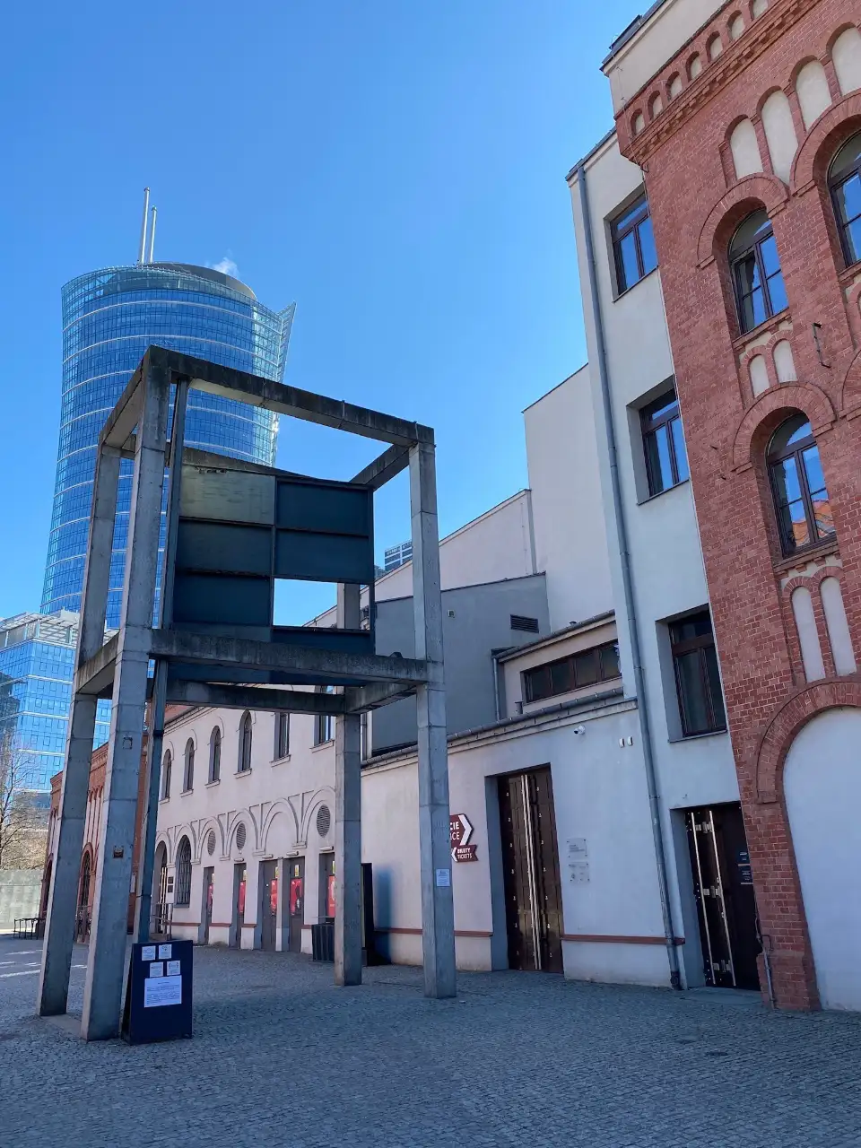 1_Warsaw Uprising Museum