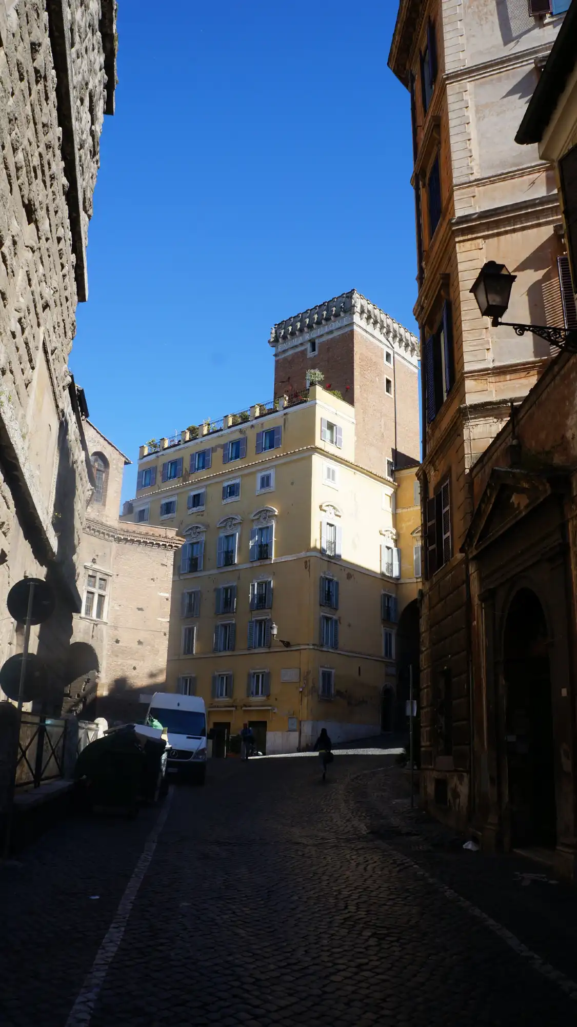 Hotel in zona Torre del Grillo (o Miliziola)