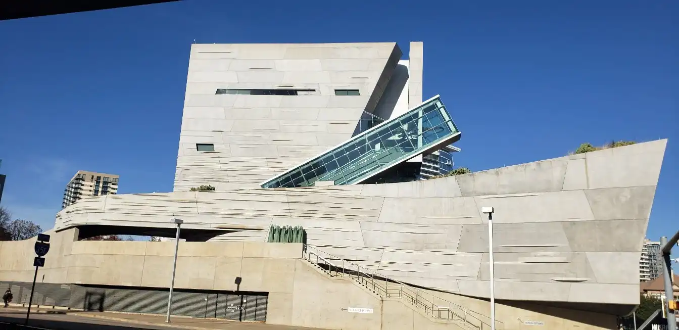 Hotels near Perot Museum of Nature and Science