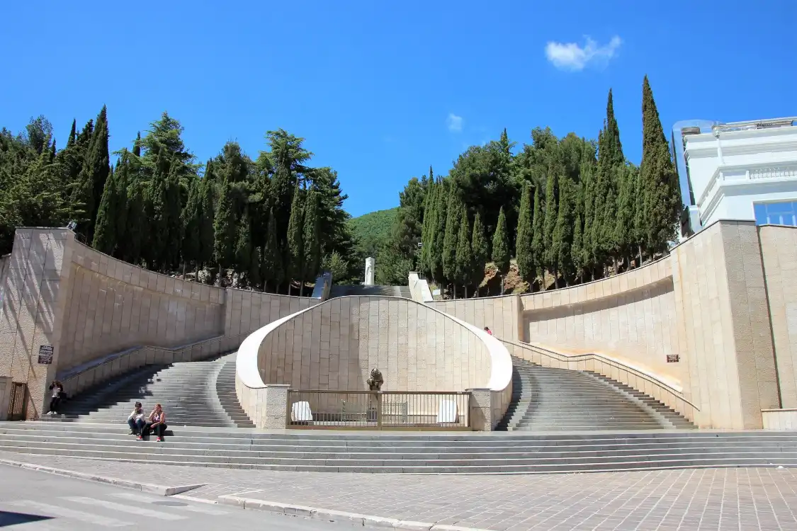 Hotel in zona Via Crucis Monumentale