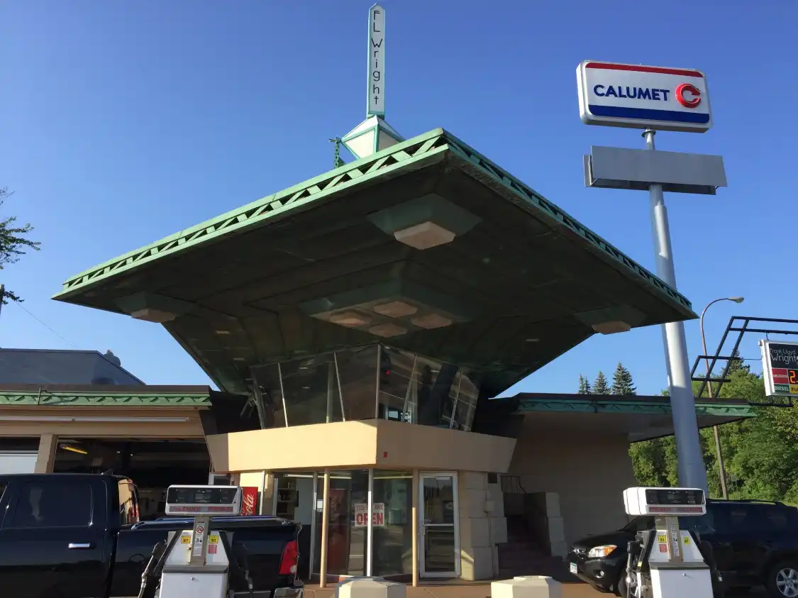 Hotels near R.W. Lindholm Service Station