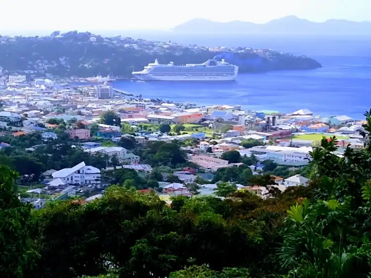 Hotels in Layou