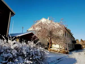 Lövångergården