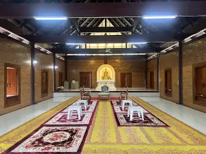 Wat Thoong Charoen Tham