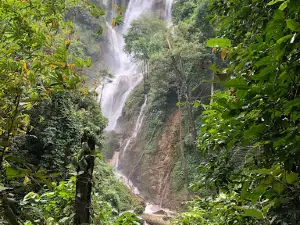 Dat Taw Gyaint Waterfall
