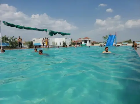 Swimming Pool Domeli AIMA