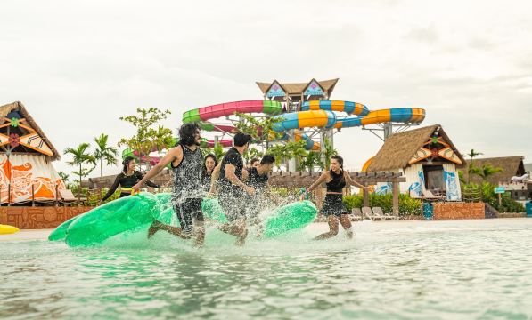 Mana Bay Water Park
