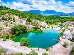 Hồ đá đồi Tà Pạ