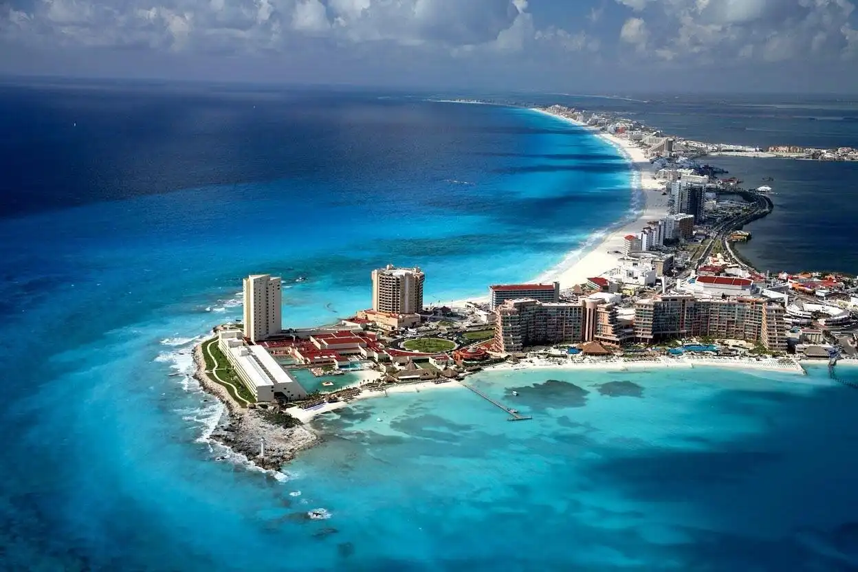 Hotels near Avenida Kukulkan
