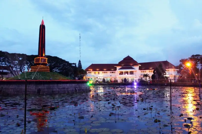 Alun Alun Tugu Kota Malang