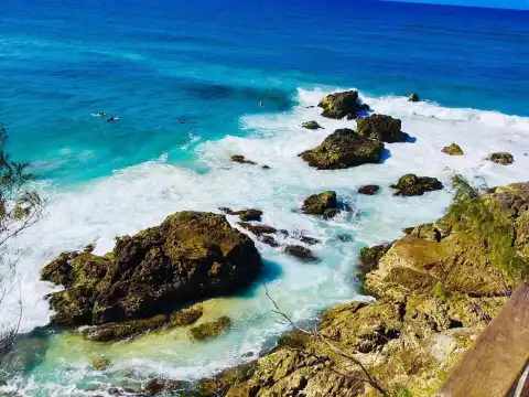 Hotels near Belongil Beach