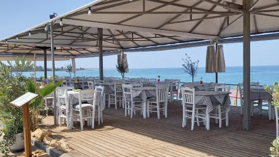 Kalo Nero Beach