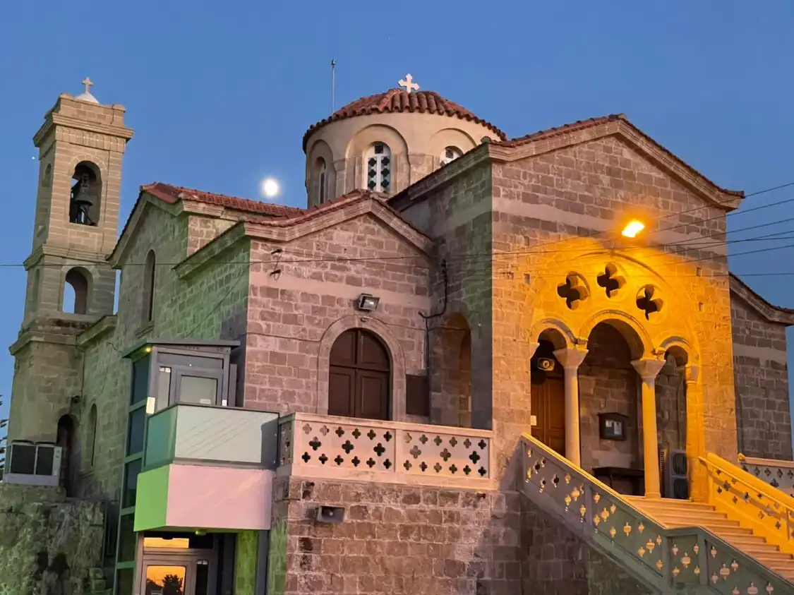 Hotels near Buzz Bar