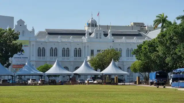 Hotels near Esplanade