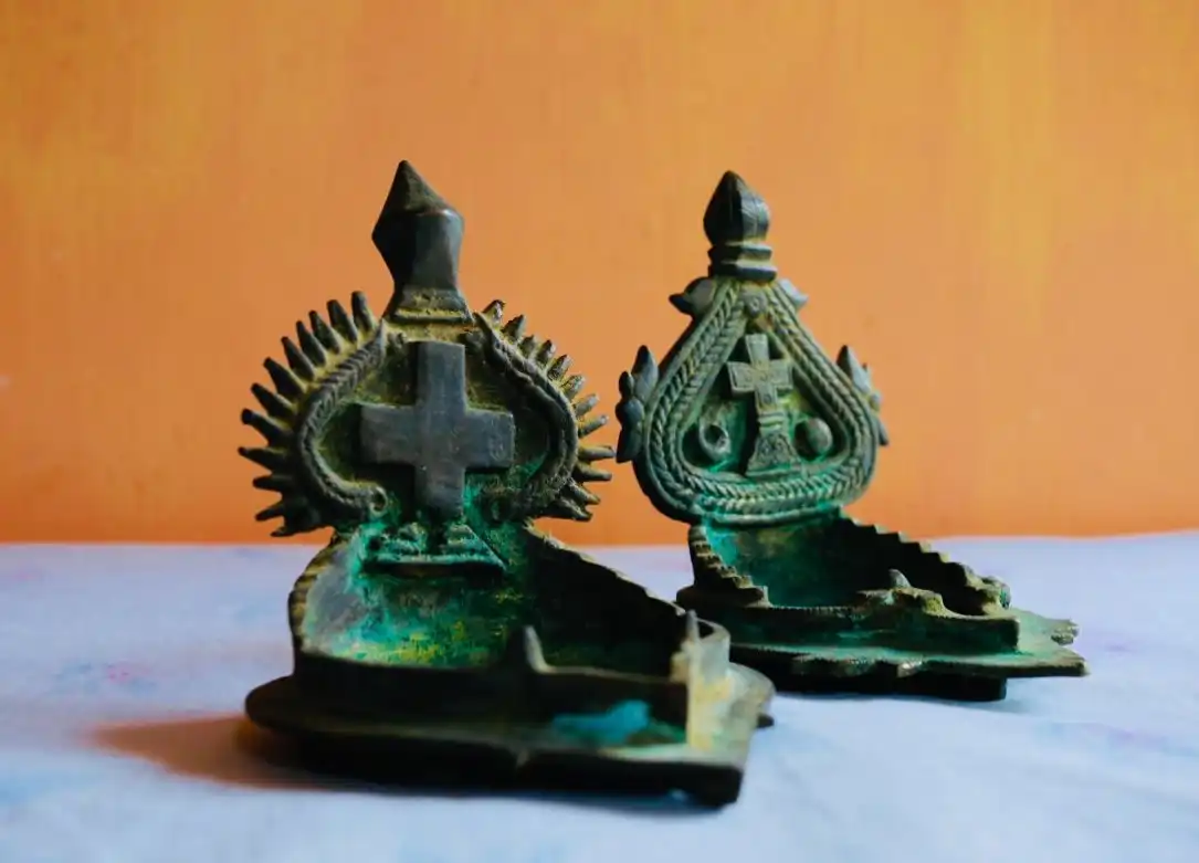 Hotels near Deepanjali lamp museum