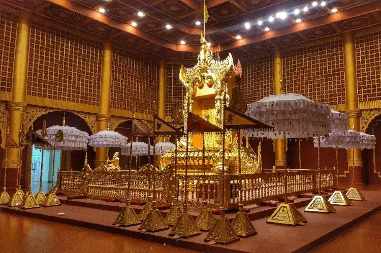 Hotels near Buddhagaya Thatta Thattaha Maha Bawdi Pagoda