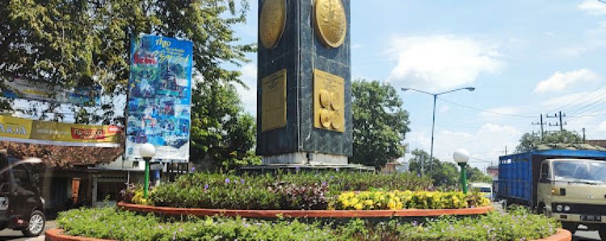 TUGU ADIPURA LOCERET NGANJUK