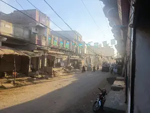 راڌڻ اسٽاپ ميھڙ Radhan Bus sto