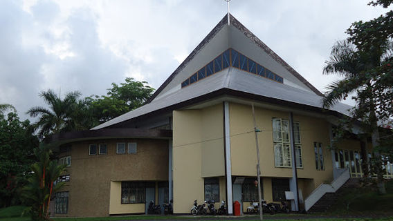 Gereja Katolik Salib Suci, Ngabang