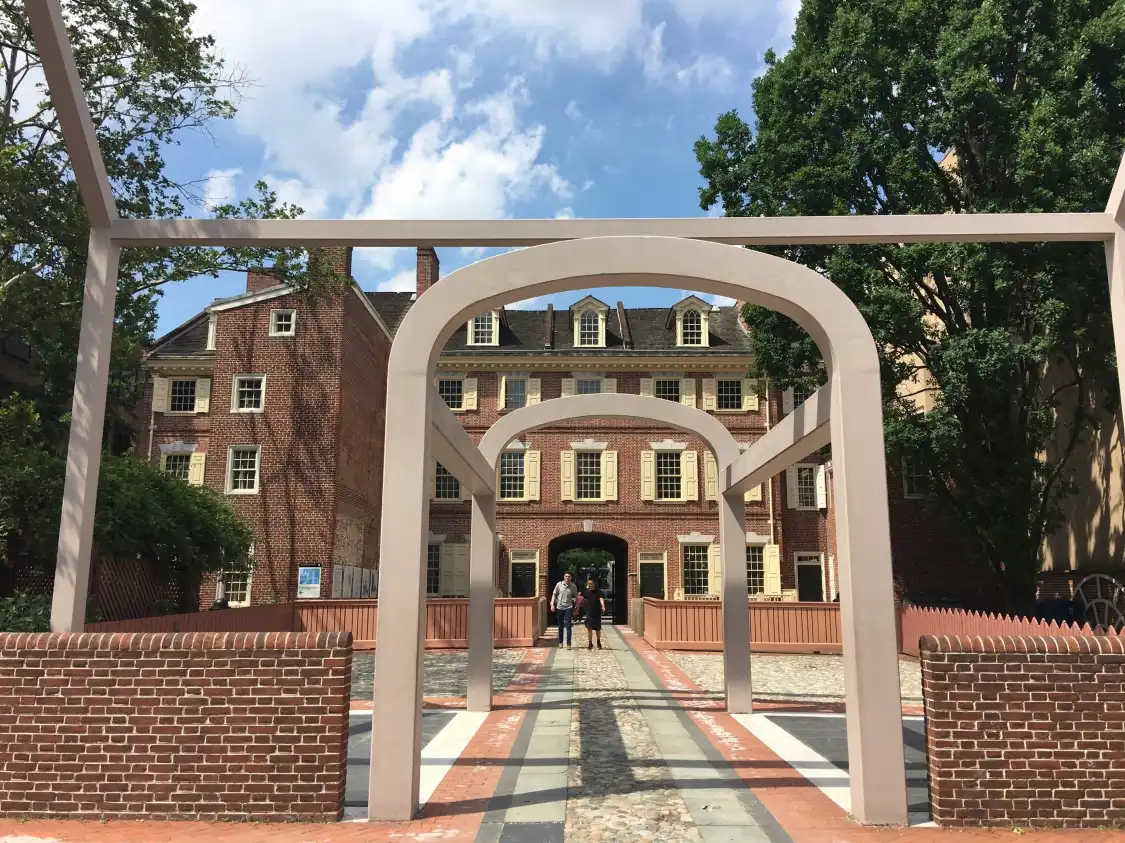 Hotels near Fragments of Franklin Court