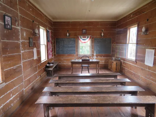 3_Mason Street Schoolhouse