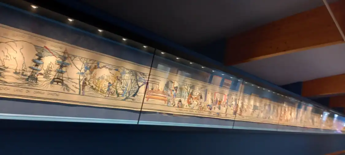 Hotels near The Last Invasion Tapestry Gallery