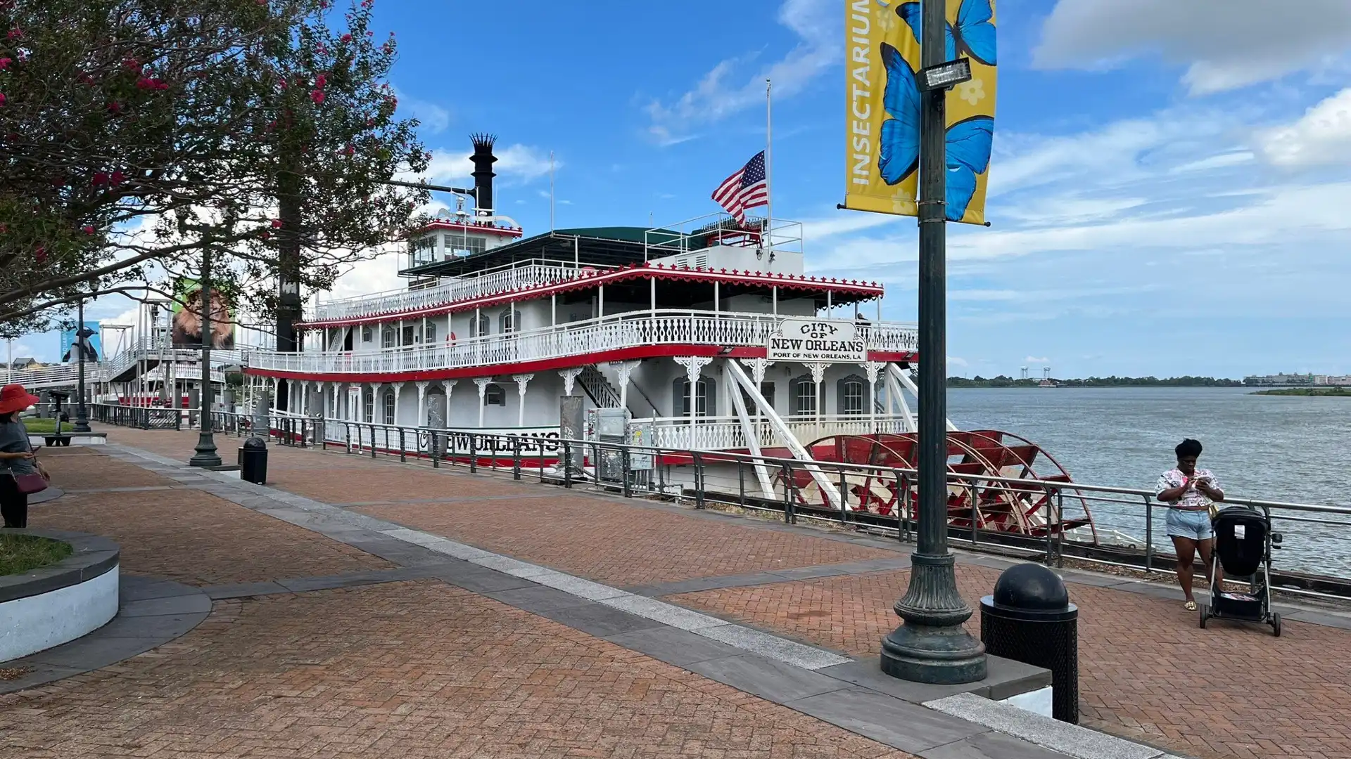 Hotels near Goldring Woldenberg Riverfront Park