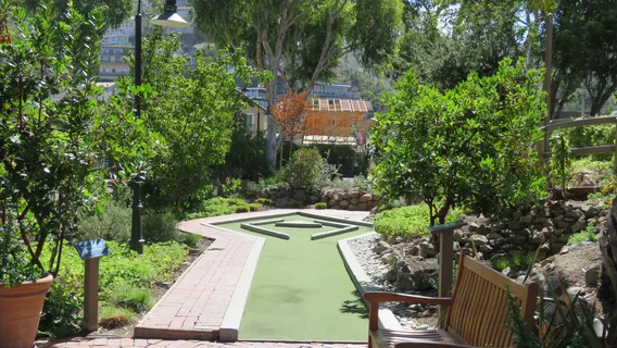 Golf Gardens