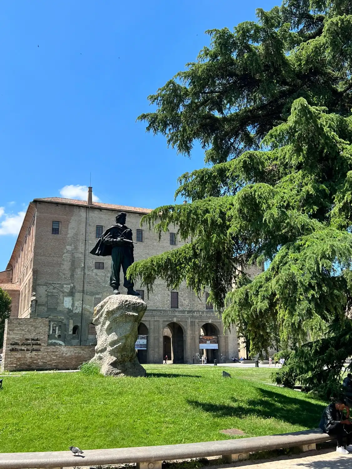 Hotels near Piazza della Pace