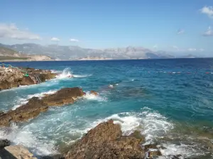 Ploce Beach