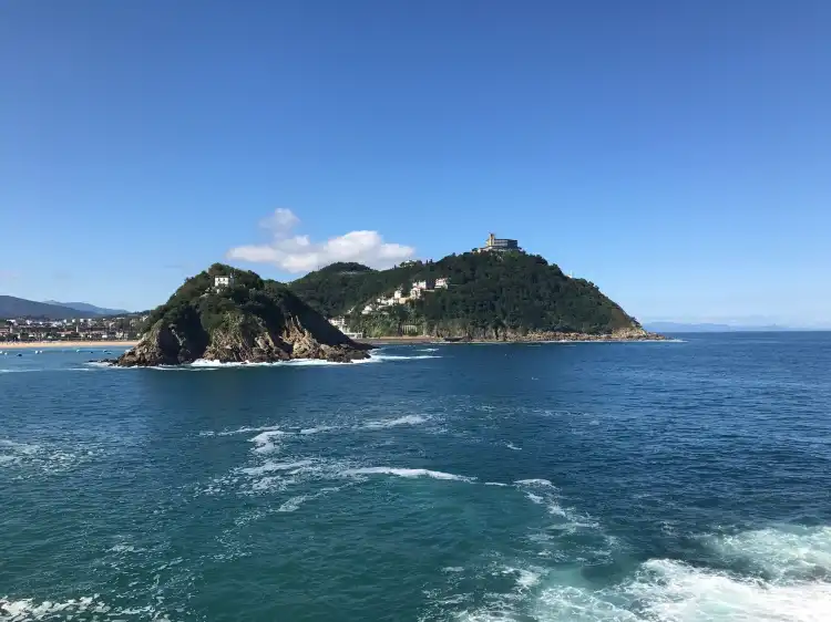 Hotels near Santa Clara Island