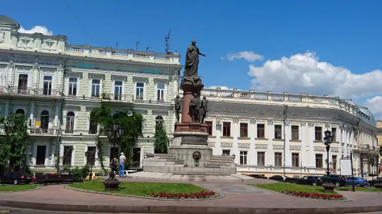 Hotels near Monument to Catherine II