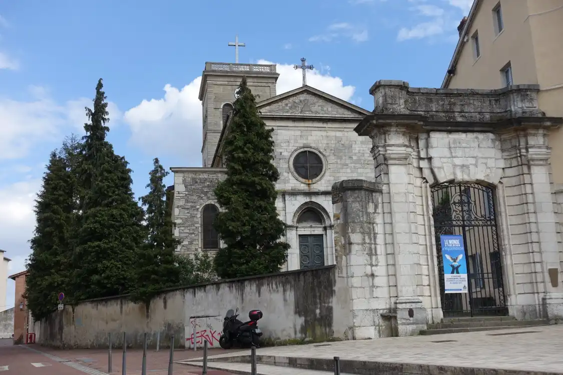 聖伊雷內教堂附近的飯店