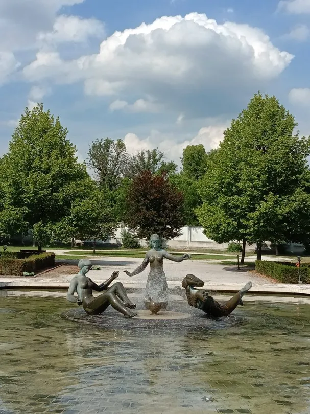 4_Fontain Joy of Life