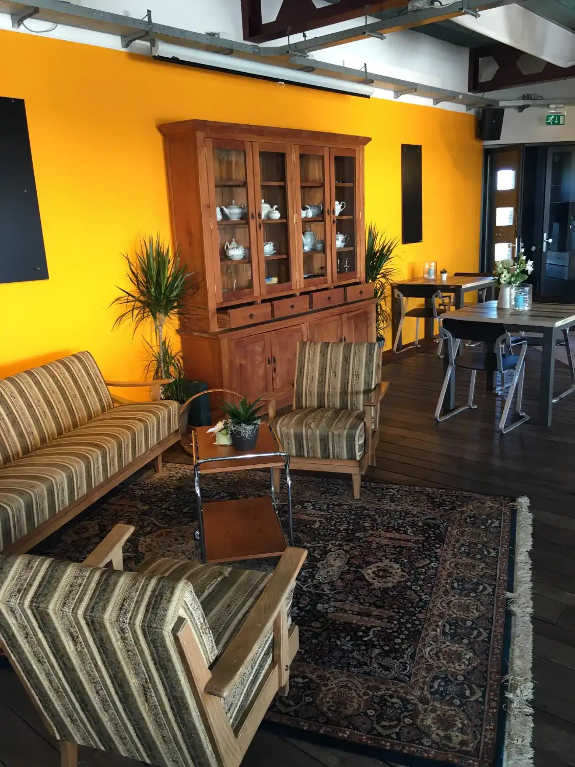 Hotels near the Zeetoren