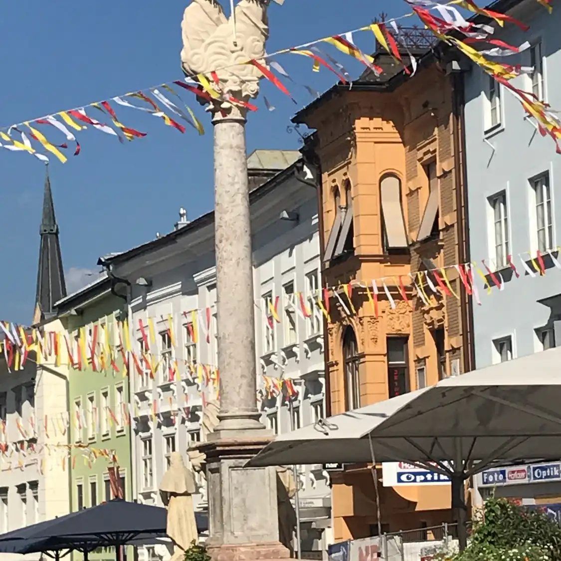 Hotels near Trinity column