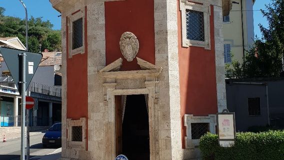 Tempietto di Sant'Emidio alle Grotte