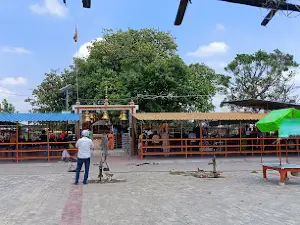Galapur Kaali Mandir, Latera