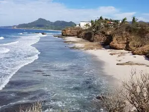Acceso Público a Playa Careyeros