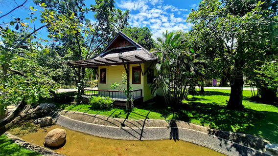Phra Ruang Hot Springs
