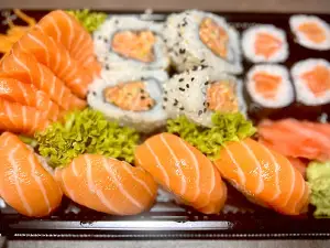 Kanikama Sushi