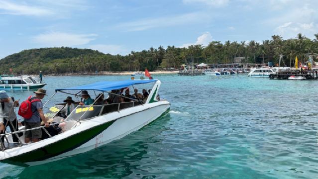 フーコック島ガンジ島+雲退島サンセットシュノーケリング日帰りツアー【2島アイランドホッピング+送迎+夕食】