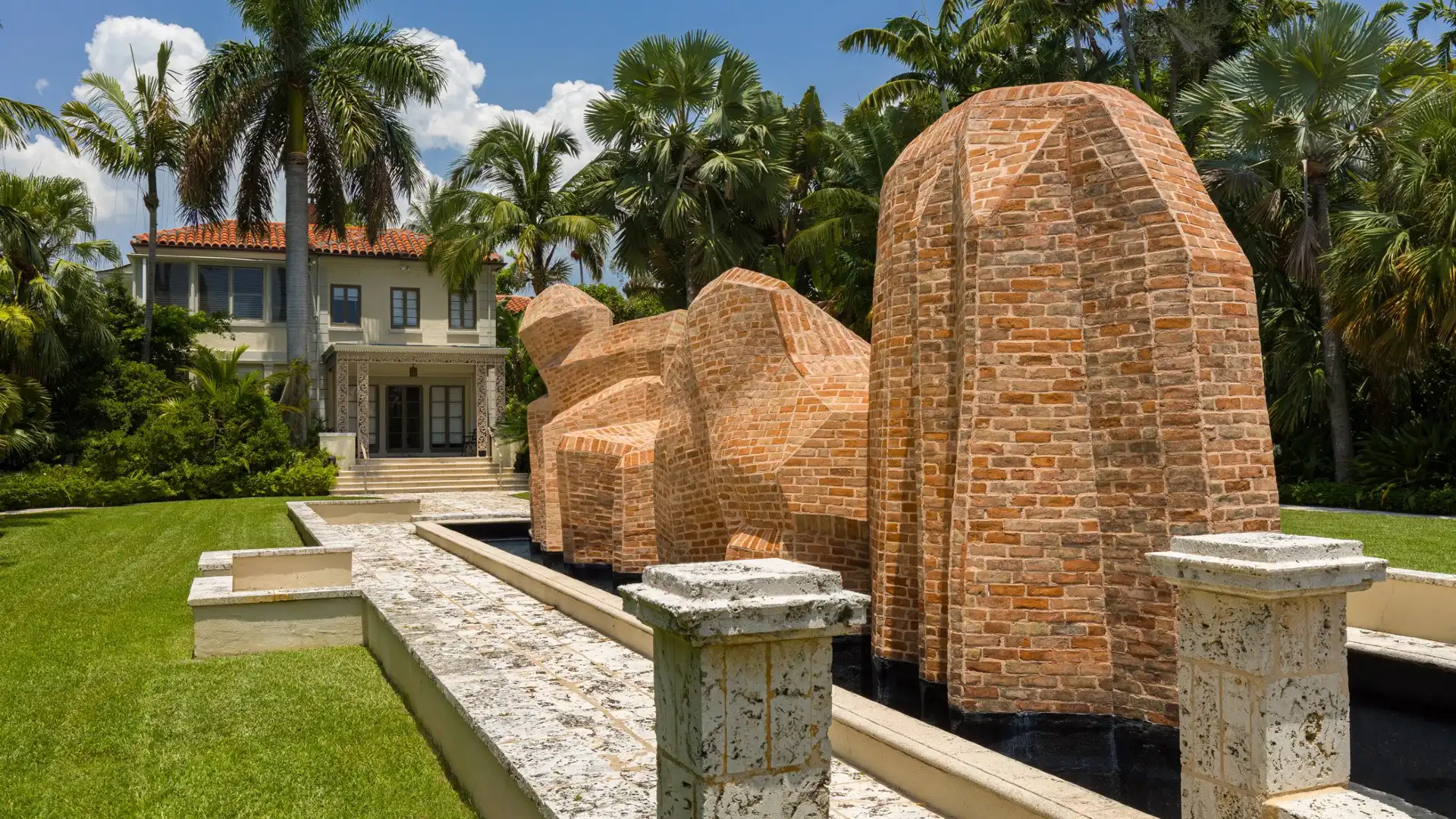 Hotels near Ann Norton Sculpture Gardens