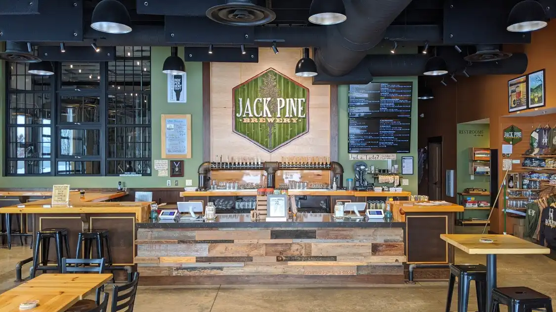Jack Pine Brewery附近的飯店