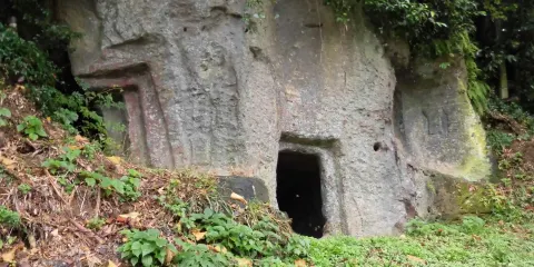 鍋田橫穴群