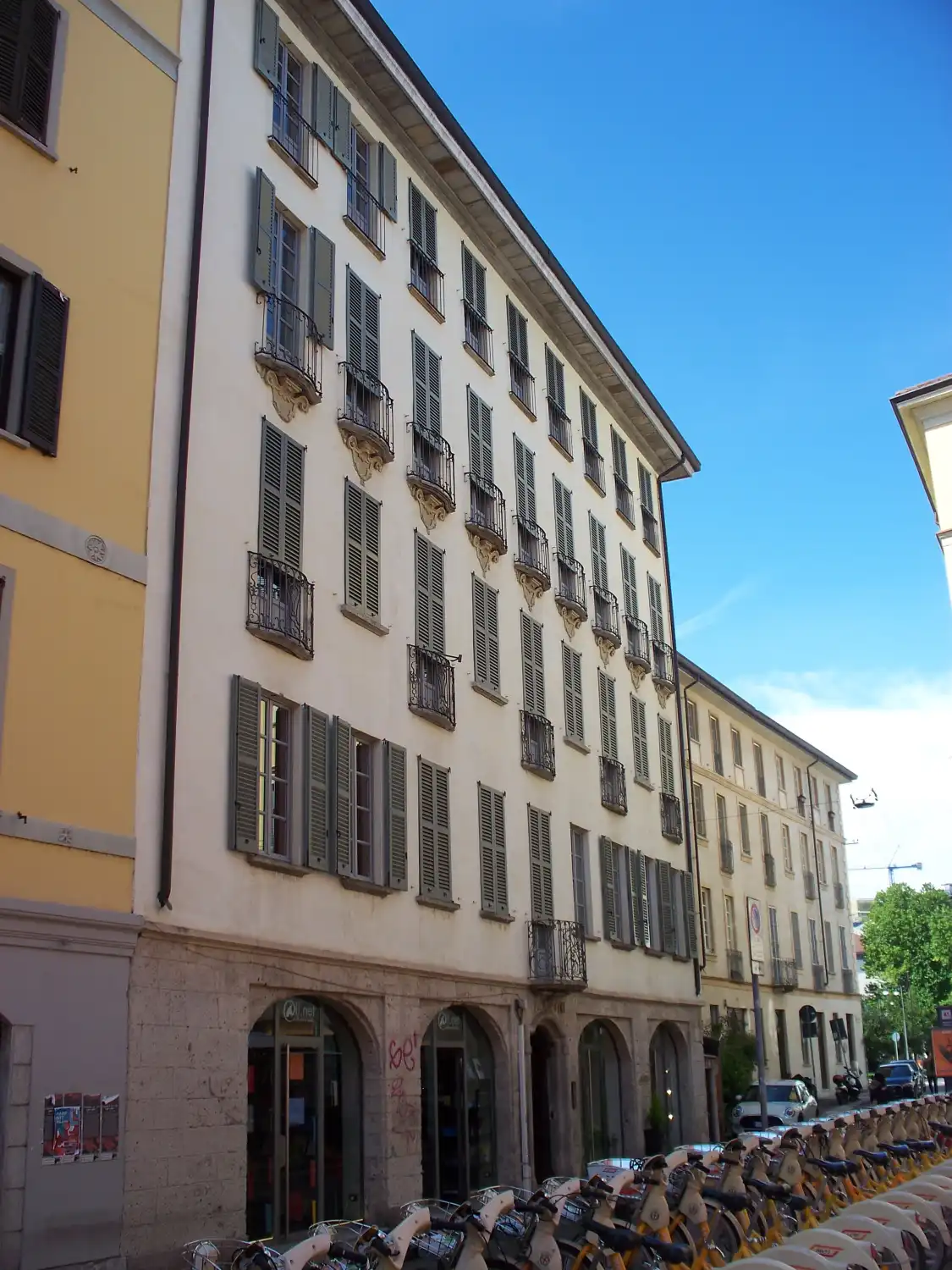 Hotel in zona Casa Via Festa del Perdono 6