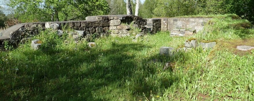 Hamneda church ruins