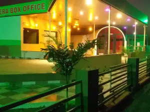 Chhotu Maharaj Cine Café