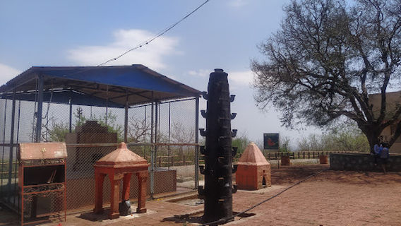 Khanderajuri
