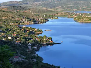 Tikvesh Lake